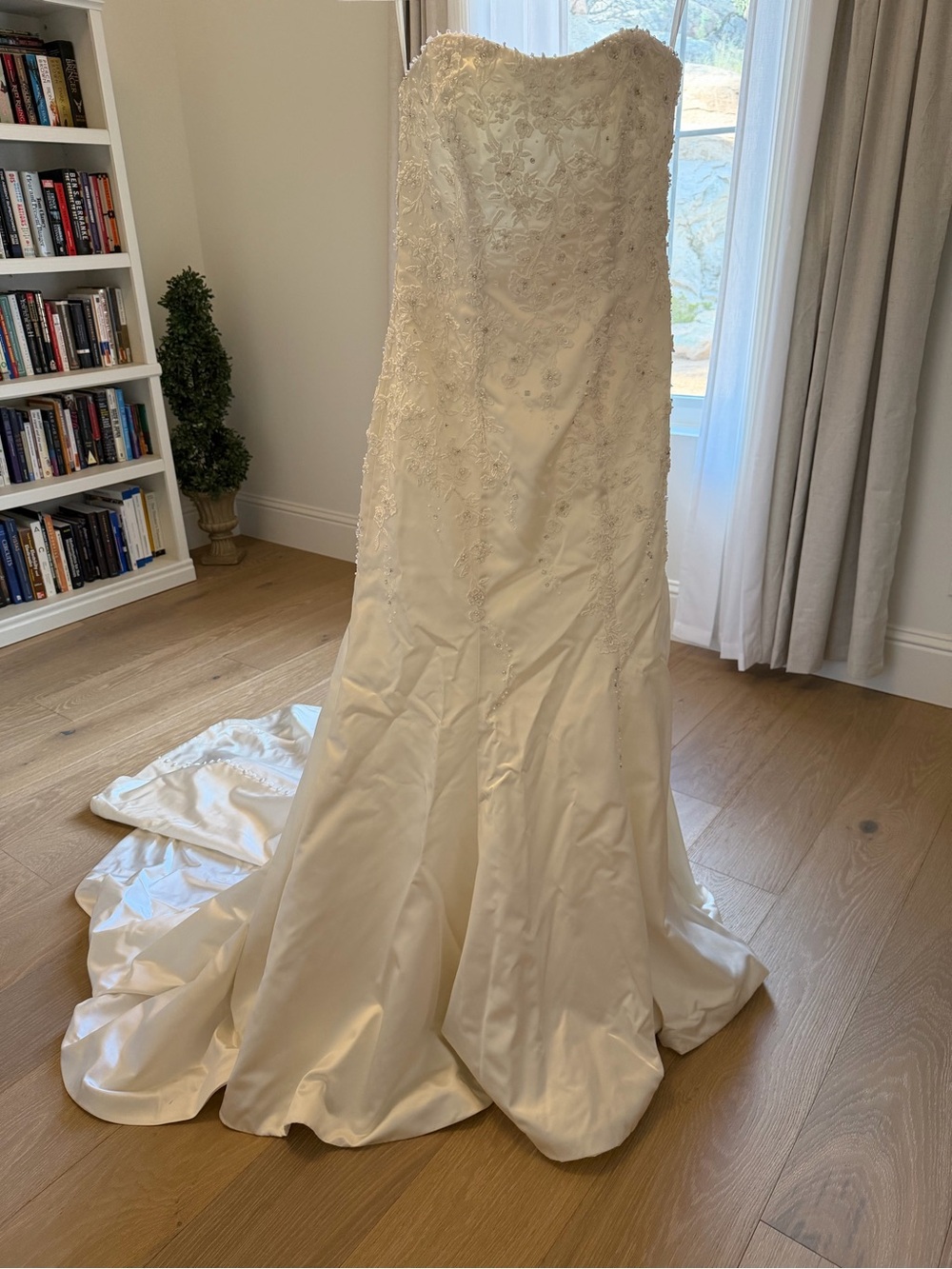 Ivory Embroidered Wedding Dress, Veil, Bolero & Preservation Box